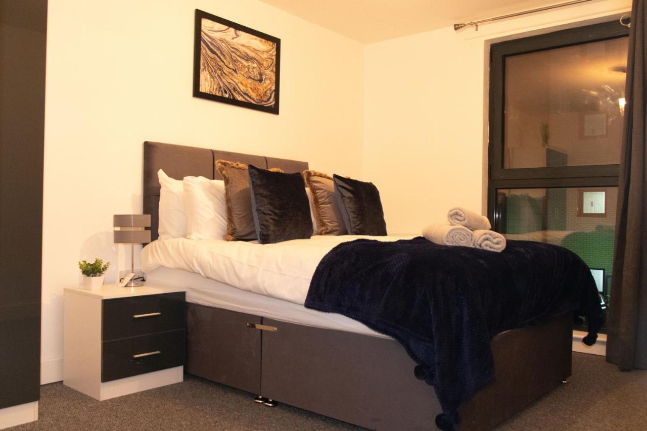 Livestay-Modern Apartment Minutes Away From Heathrow Slough Exterior photo