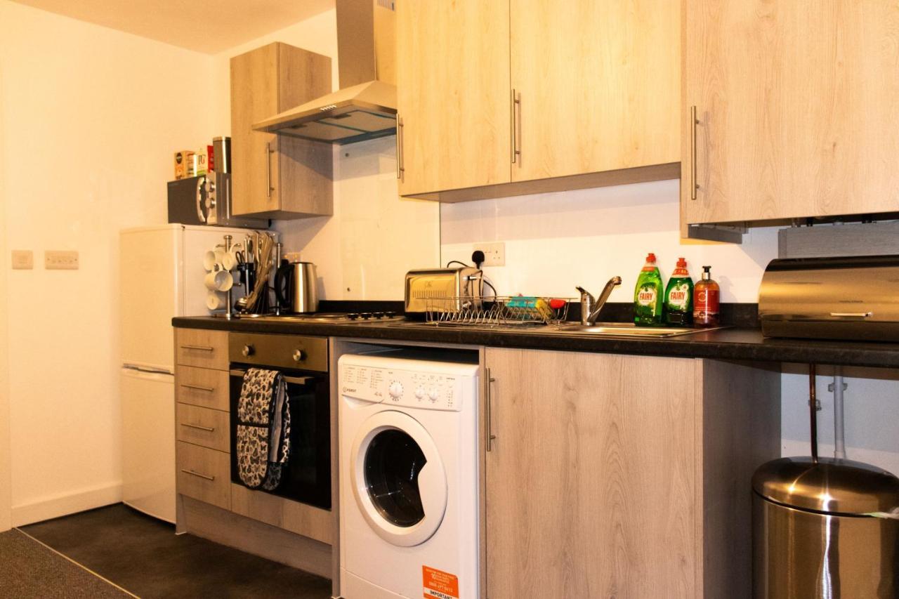 Livestay-Modern Apartment Minutes Away From Heathrow Slough Exterior photo