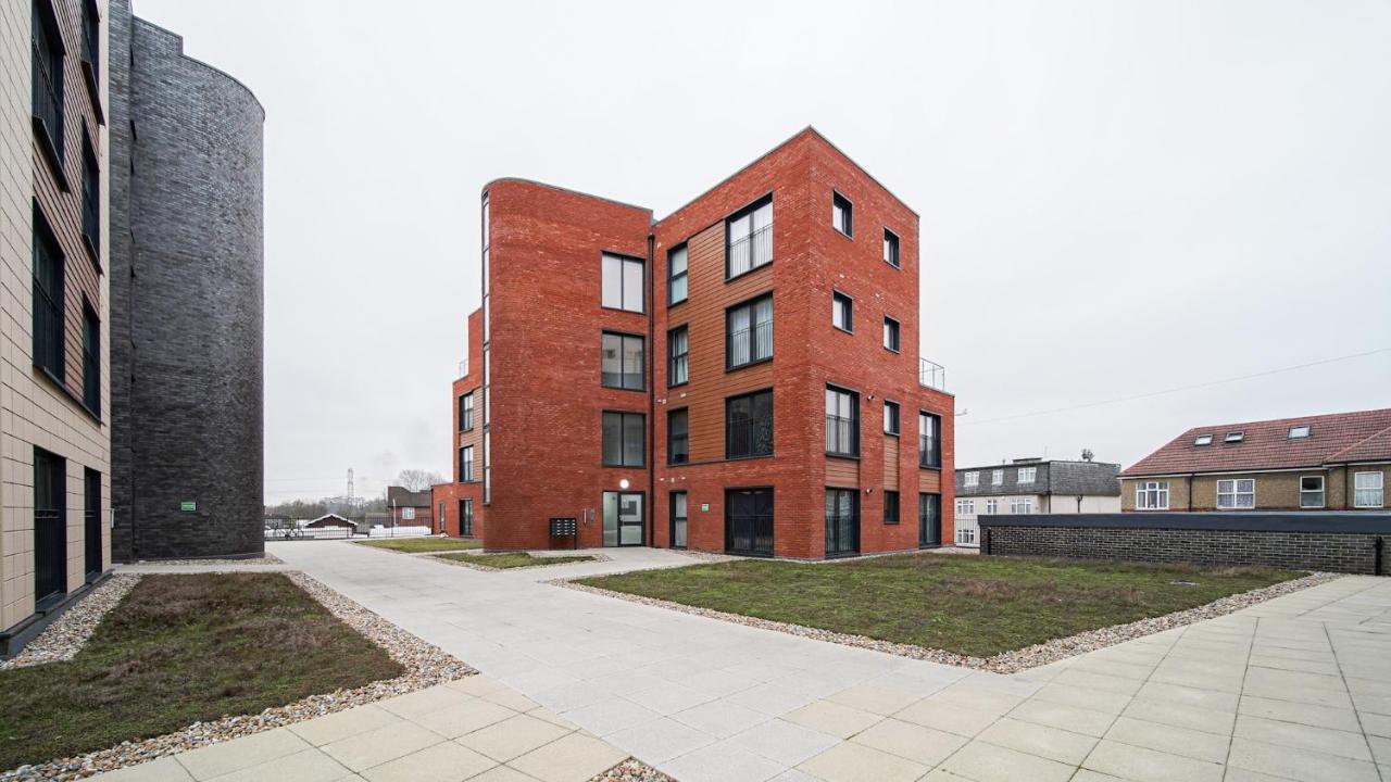 Livestay-Modern Apartment Minutes Away From Heathrow Slough Exterior photo
